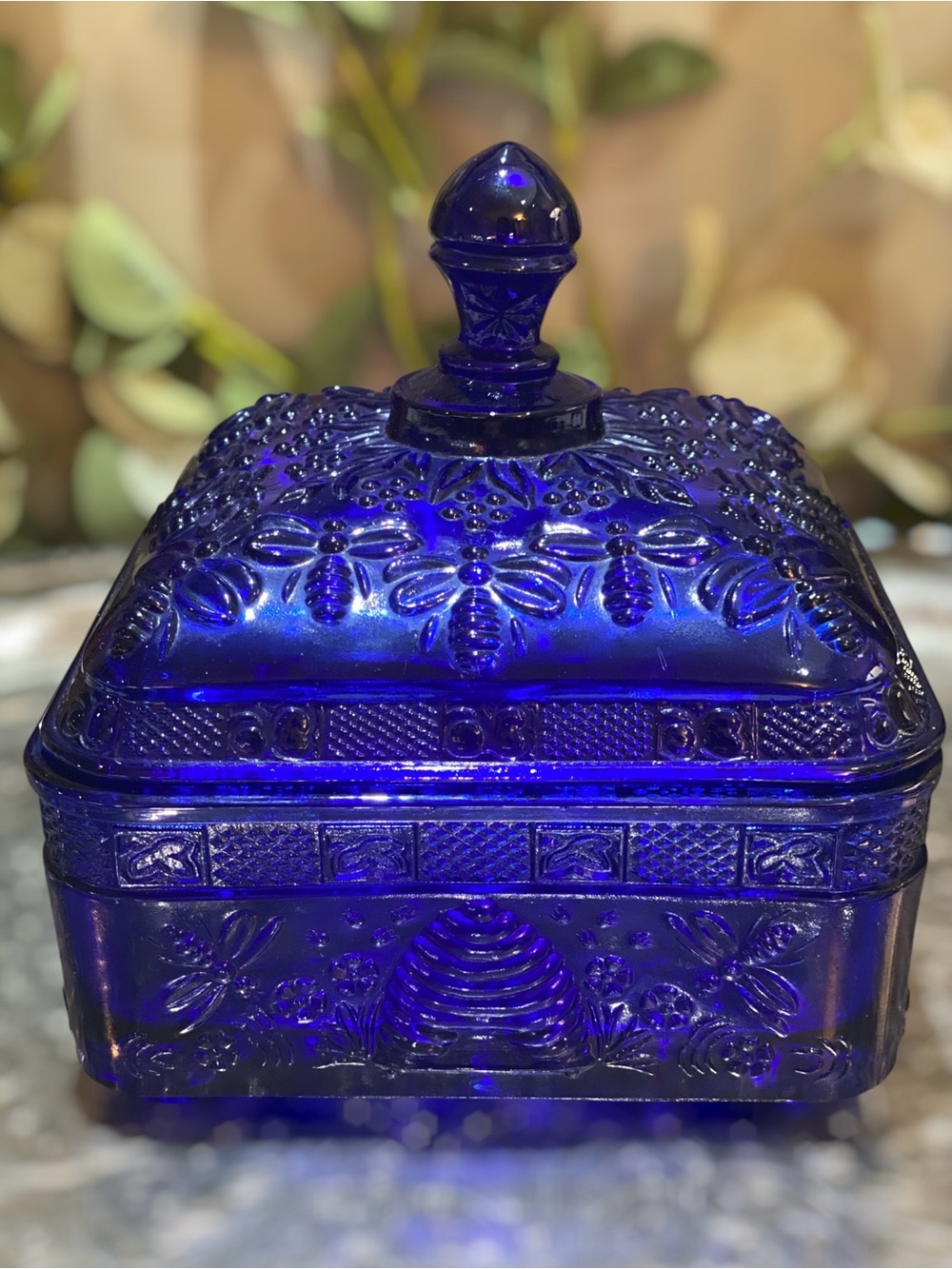 Vintage Indiana Glass Tiara Cobalt Blue Honey Bee Box Covered Candy Dish Trinket
